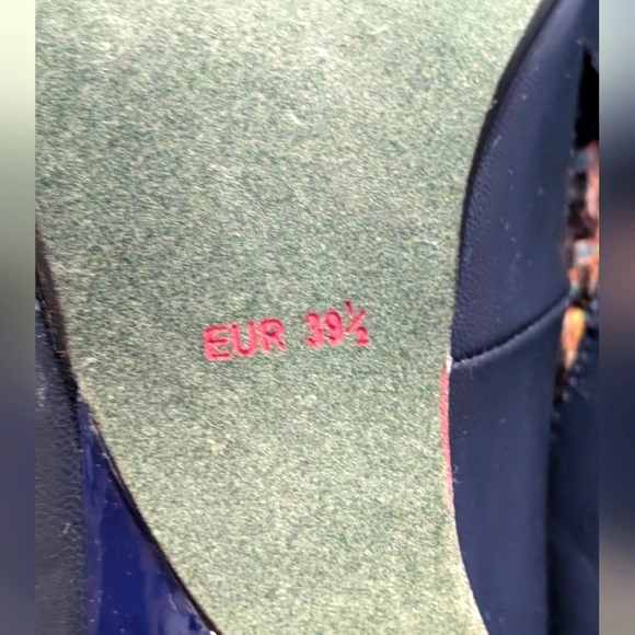 Poetic‎ License Stand Out Navy Pumps - Picture 13 of 14